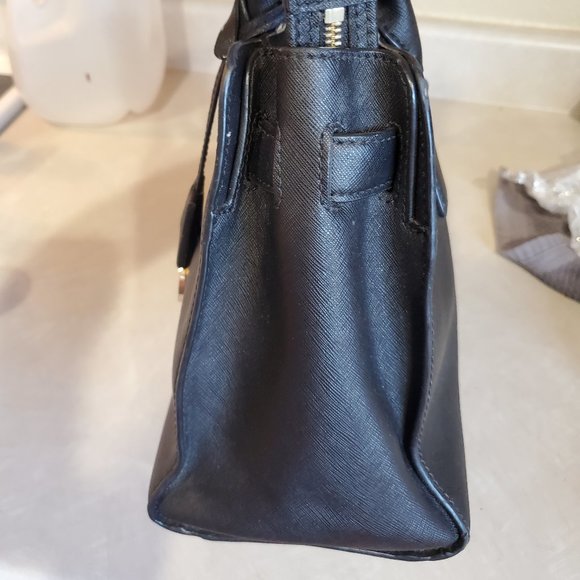 Michael Kors Dillon Saffiano Leather Black Handbag Purse - Picture 6 of 12